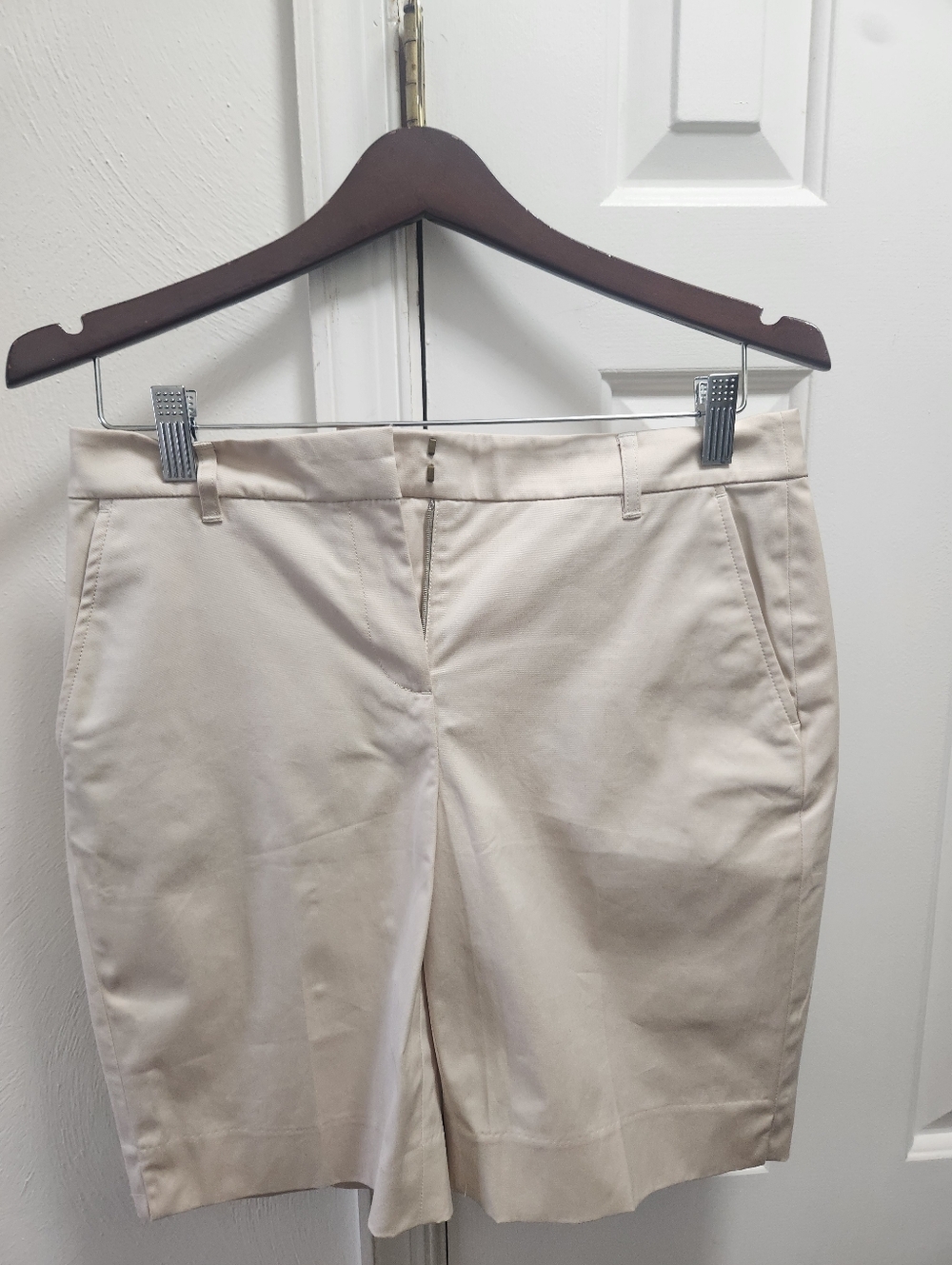 Brooks Brothers Classic Khaki Dress Shorts - Neutral Beige Size 4
